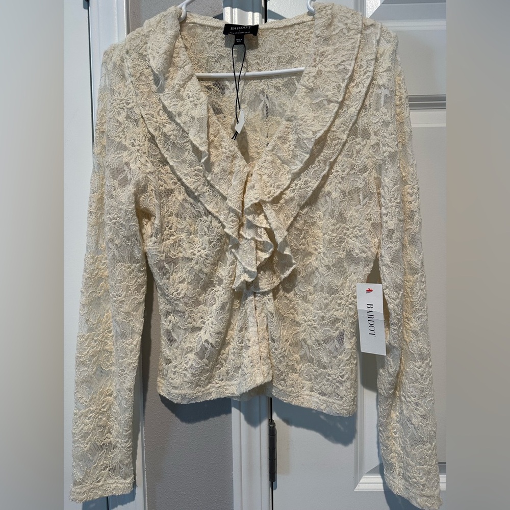 NWT: BARDOT LACE RUFFLE TOP. Size Large.